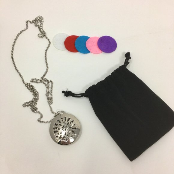 Locket Diffuser Essential Oil Necklace 24" Chain - Picture 7 of 9